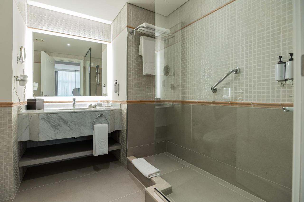 Beach Rotana - All Suites Abu Dhabi Exterior photo